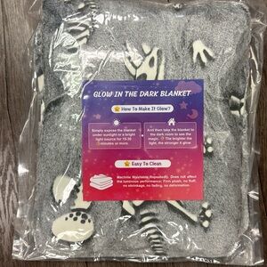 Jekeno Throw Blanket glow lightweight breathable warm machine washable dinosaur